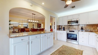 Immaculate lakeside 2nd floor 3-bedroom, 2-bathroom condo in - photo 13