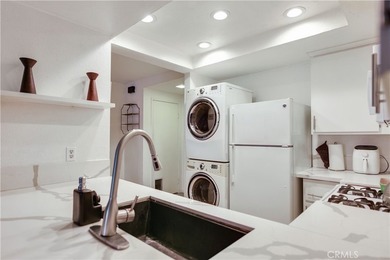 Welcome to this beautifully updated 2-bedroom, 1-bathroom condo - photo 7