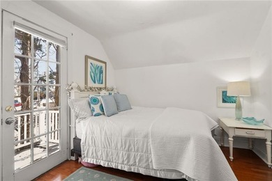 Located in one of Newport's most desirable and walkable - photo 17