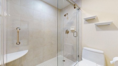 Immaculate lakeside 2nd floor 3-bedroom, 2-bathroom condo in - photo 20