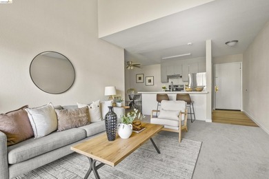 Chic top floor condo in the desirable Crescent Villa - photo 5