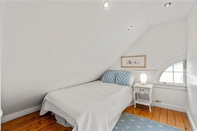Located in one of Newport's most desirable and walkable - photo 27