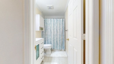 Immaculate lakeside 2nd floor 3-bedroom, 2-bathroom condo in - photo 28