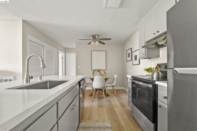Chic top floor condo in the desirable Crescent Villa - photo 10