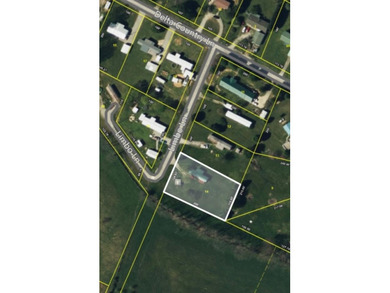 (private lake, pond, creek) Home For Sale in Livingston Tennessee