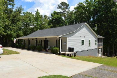 Escape to your own private retreat on 5 beautiful wooded acres - photo 2