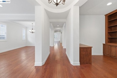 Welcome to 282 Drummond Drive, an elegant executive residence - photo 5