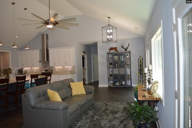 Escape to your own private retreat on 5 beautiful wooded acres - photo 10