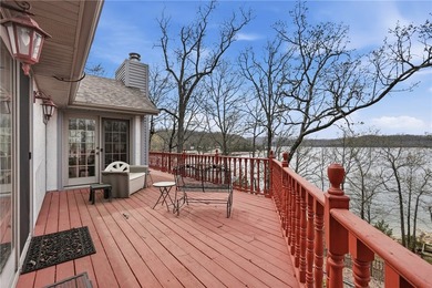 Enjoy lakefront living at its finest with this 4 bed, 4 bath - photo 33