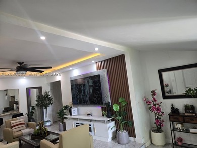 FULLY REMODELED home in up-and-coming area. Spacious 3 Bedroom 2 - photo 3