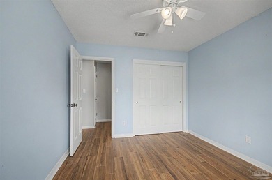 Who says you can't have it all? This 4 bed 3 bath beauty serves - photo 33