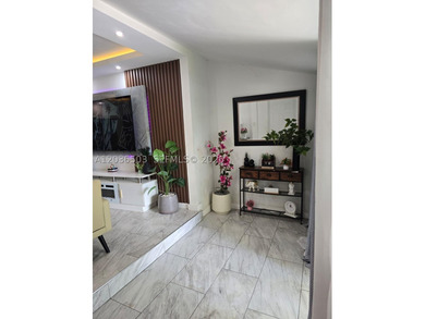 FULLY REMODELED home in up-and-coming area. Spacious 3 Bedroom 2 - photo 4