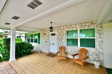 Nestled within West Palm Beach's highly sought-after SoSo - photo 2
