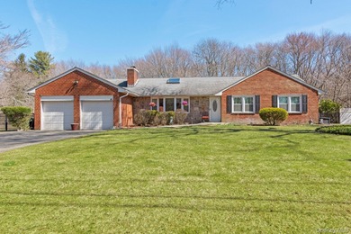(private lake, pond, coastal) Home For Sale in Hauppauge New York