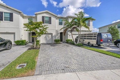 (private lake, pond, creek) Townhome/Townhouse For Sale in Lake Worth Florida
