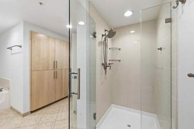 Absolutely stunning 1,563 sq. ft. condo in the heart of Downtown - photo 19
