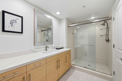 Absolutely stunning 1,563 sq. ft. condo in the heart of Downtown - photo 22