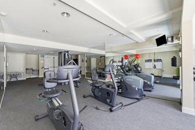 Absolutely stunning 1,563 sq. ft. condo in the heart of Downtown - photo 31