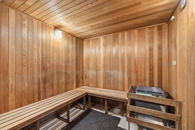 Absolutely stunning 1,563 sq. ft. condo in the heart of Downtown - photo 34