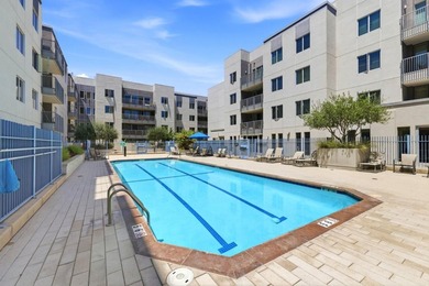 Absolutely stunning 1,563 sq. ft. condo in the heart of Downtown - photo 35