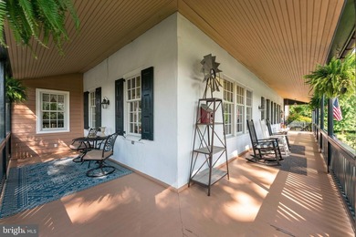 Welcome to an extraordinary retreat where historic charm meets - photo 20