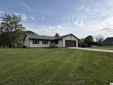 Welcome to this beautiful 3 bed 2 bath home located on a corner - photo 3