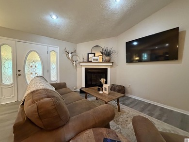 Welcome to this beautiful 3 bed 2 bath home located on a corner - photo 5