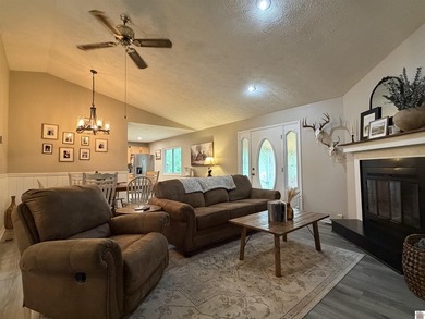 Welcome to this beautiful 3 bed 2 bath home located on a corner - photo 6