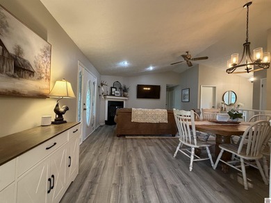 Welcome to this beautiful 3 bed 2 bath home located on a corner - photo 7