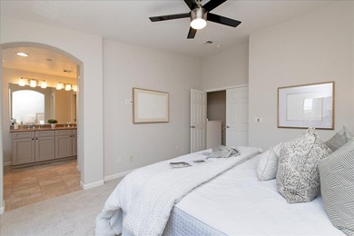 Beautifully updated, 3 bedroom, 2 1/2 bathroom home in desirable - photo 11