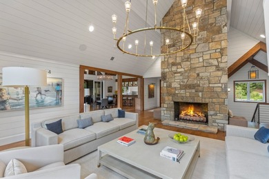 Redesigned and completely renovated in 2020, this extraordinary - photo 12