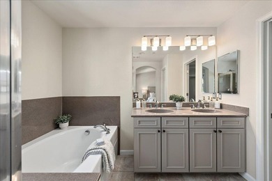 Beautifully updated, 3 bedroom, 2 1/2 bathroom home in desirable - photo 12