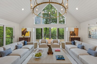 Redesigned and completely renovated in 2020, this extraordinary - photo 14