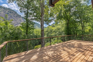 Redesigned and completely renovated in 2020, this extraordinary - photo 17