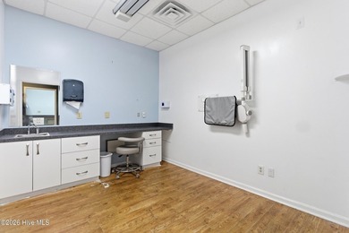 Prime Turnkey Dental Medical Opportunity With High Visibility - photo 18