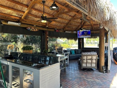 Welcome to this tropical sanctuary, where luxury and attention - photo 26