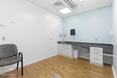 Prime Turnkey Dental Medical Opportunity With High Visibility - photo 27