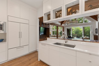 Redesigned and completely renovated in 2020, this extraordinary - photo 28
