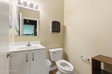 Prime Turnkey Dental Medical Opportunity With High Visibility - photo 29