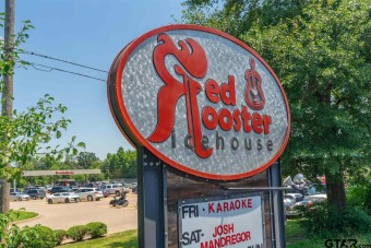 The Red Rooster Icehouse provides you relaxation & sustenance - Lake Commercial For Sale in Hawkins, Texas