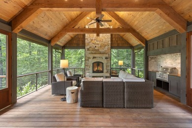 Redesigned and completely renovated in 2020, this extraordinary - photo 32