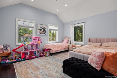 Welcome to this elegant, bright, and sun-drenched renovated - photo 33