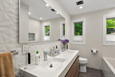Welcome to this elegant, bright, and sun-drenched renovated - photo 36