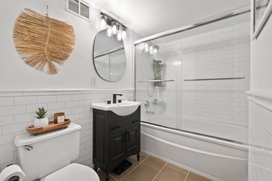 Welcome to Willow Park, an oversized one bedroom in an uptown - photo 12