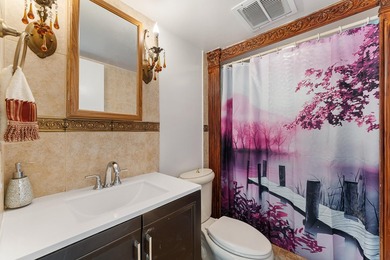 Welcome to Unit 605, a rare high-floor, south-facing - photo 16