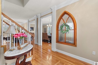 Located on the golf course in Drake Creek, this 4-bedroom, 2 - photo 3