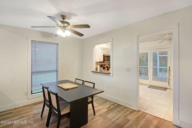 Back on the market! This gorgeous 3/2 with a loft is perfect for - photo 8