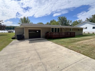 All Sports Big Barbee Lakefront home with 100 feet of seawalled - Lake Home For Sale in Pierceton, Indiana