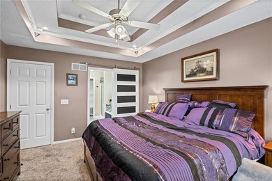 Beautifully maintained, 3 bedroom, 2 1/2 bath energy-efficient - photo 12