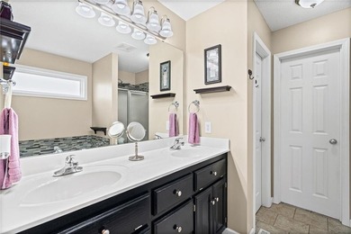Beautifully maintained, 3 bedroom, 2 1/2 bath energy-efficient - photo 14